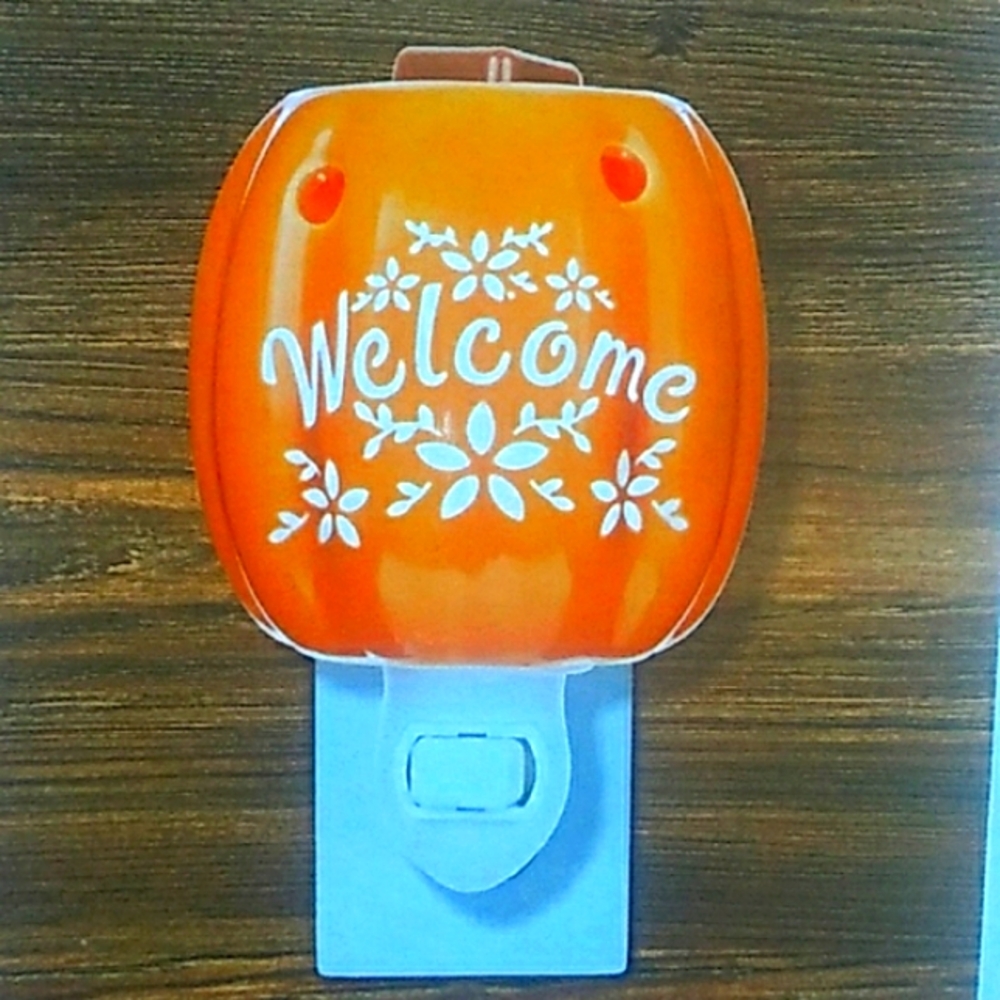 Fusion Glass Pumpkin Lighted Scented Wax Warmer Fall Thanksgiving